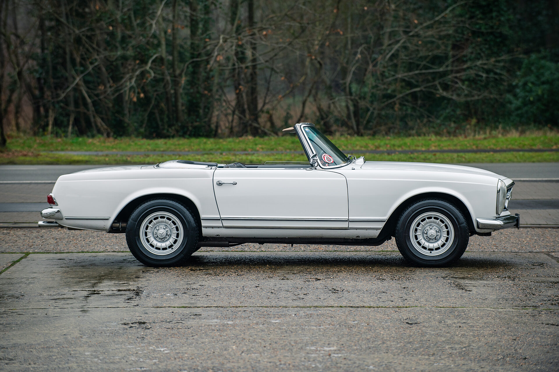 1965 Mercedes-Benz 230SL Pagoda
