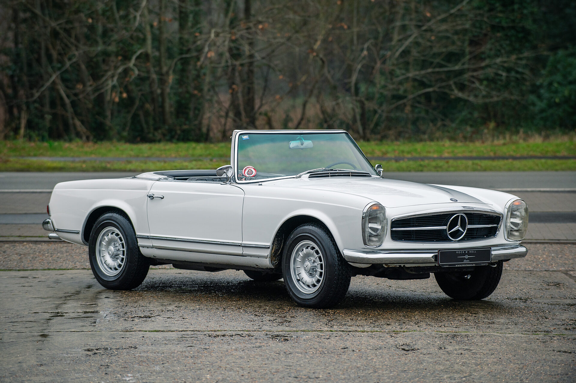 1965 Mercedes-Benz 230SL Pagoda