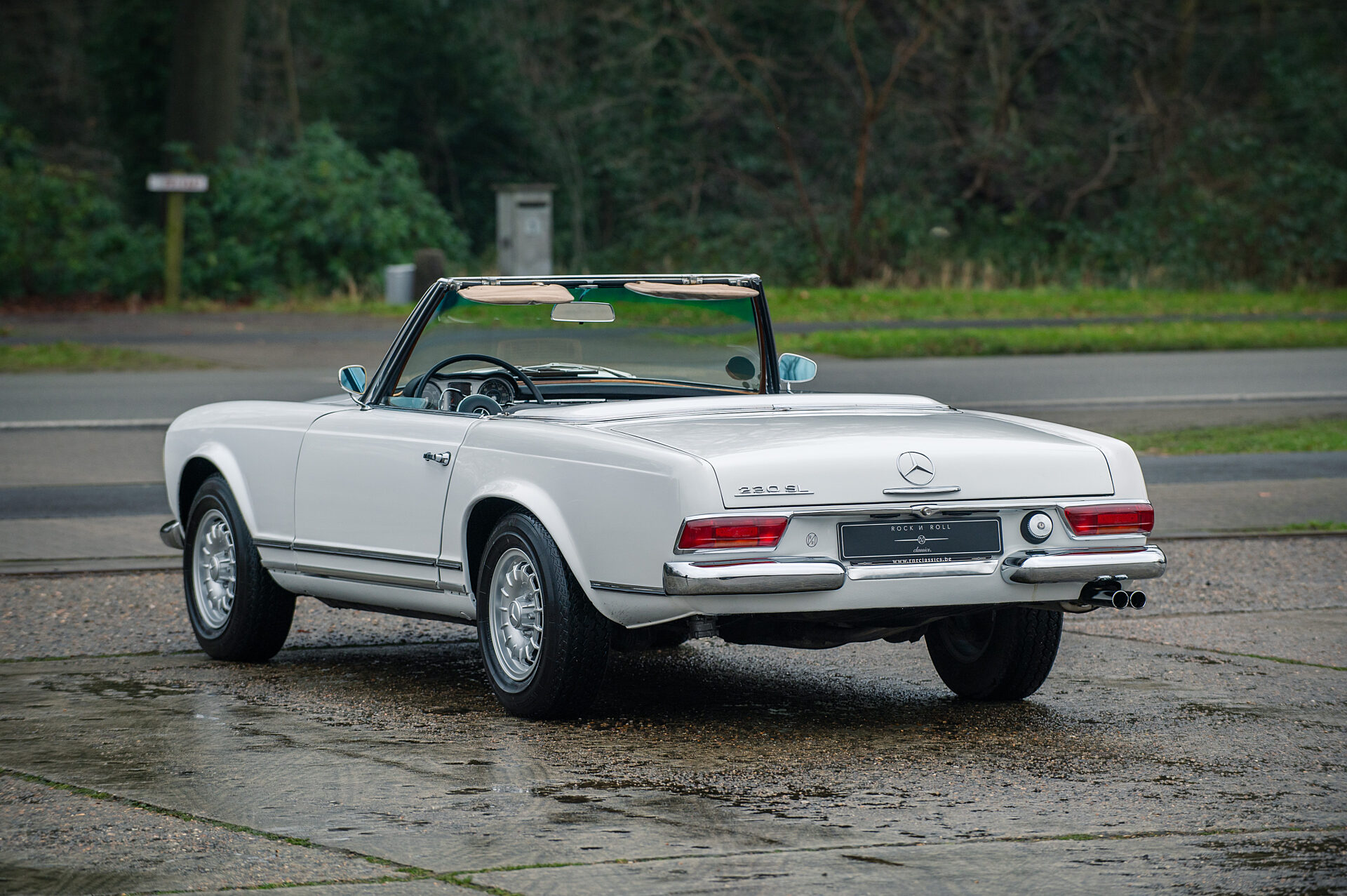 1965 Mercedes-Benz 230SL Pagoda