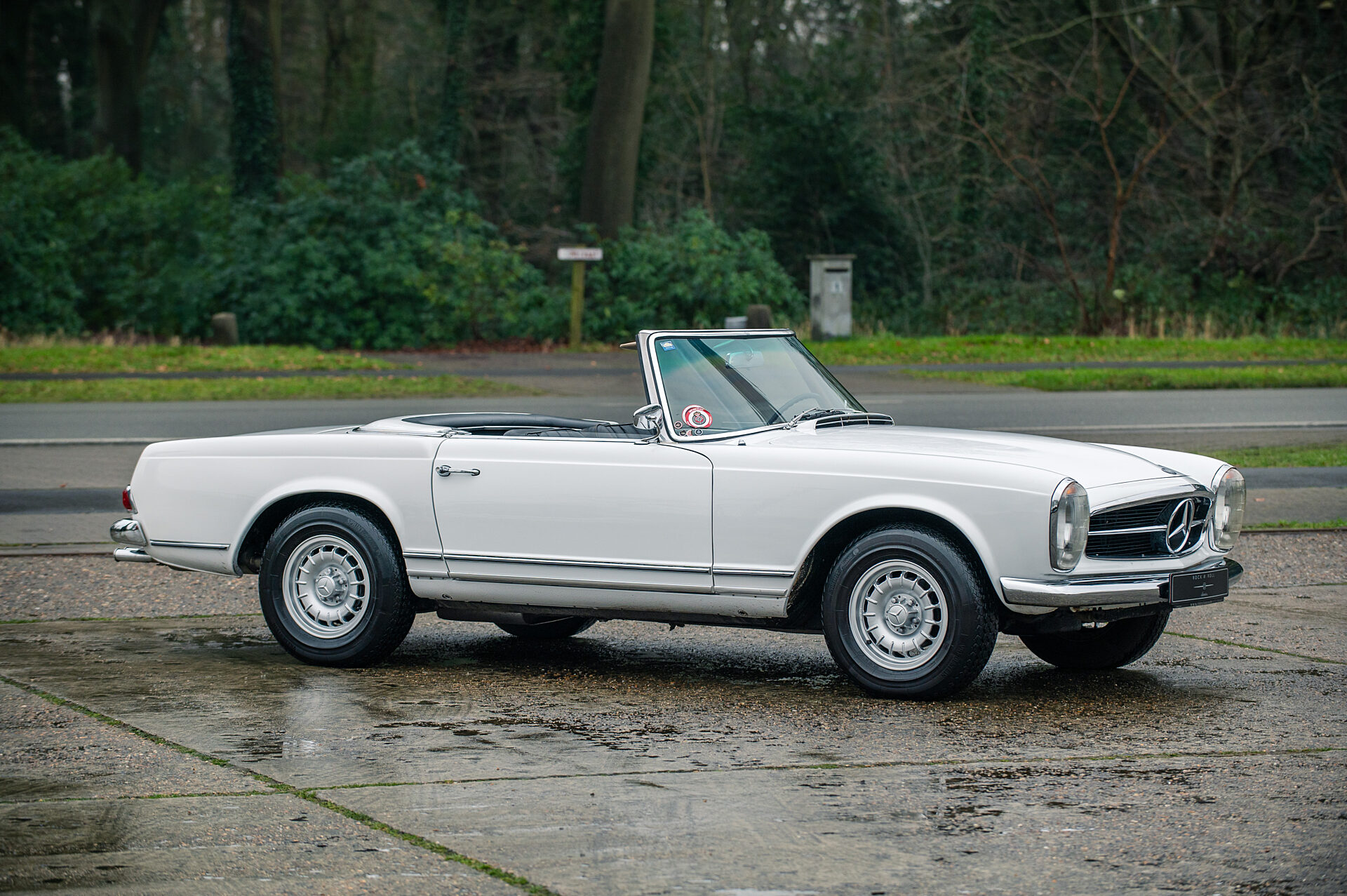 1965 Mercedes-Benz 230SL Pagoda