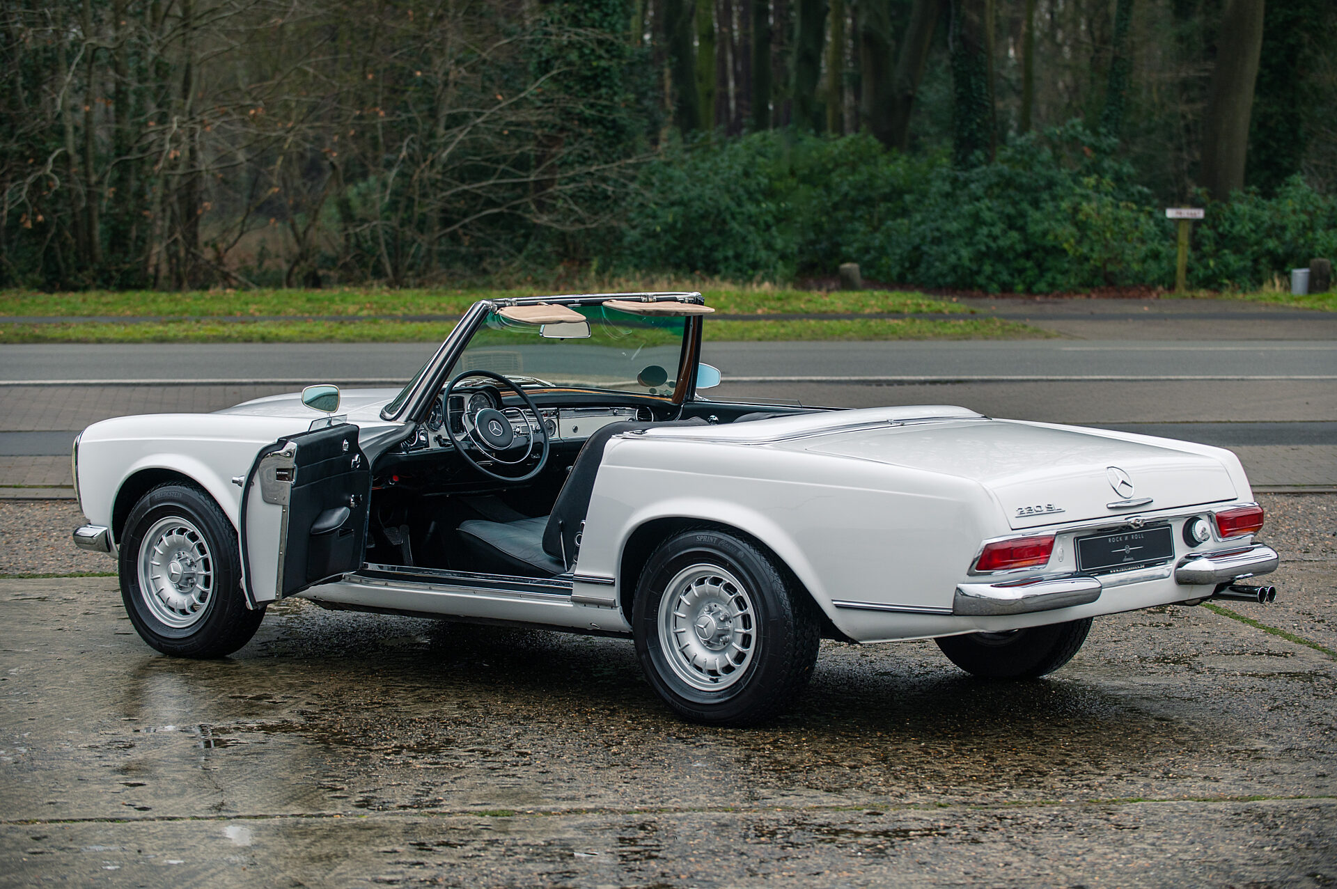 1965 Mercedes-Benz 230SL Pagoda