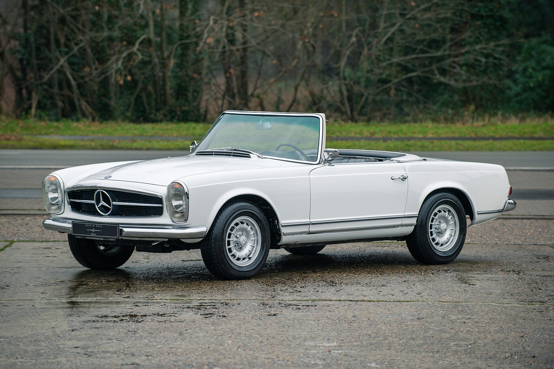 1965 Mercedes-Benz 230SL Pagoda