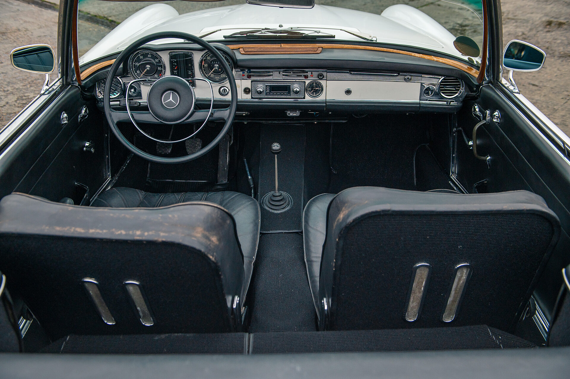 1965 Mercedes-Benz 230SL Pagoda