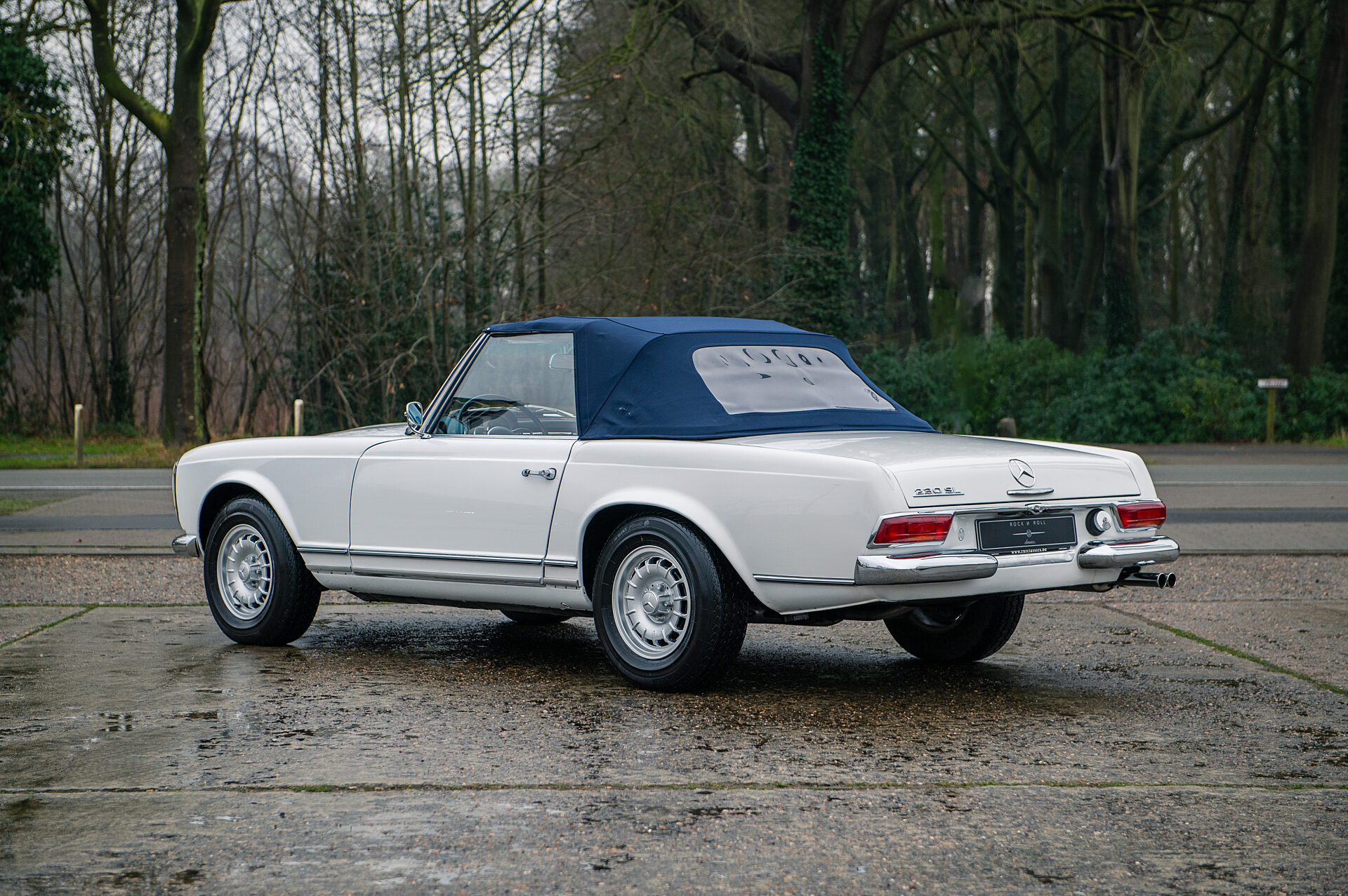 1965 Mercedes-Benz 230SL Pagoda