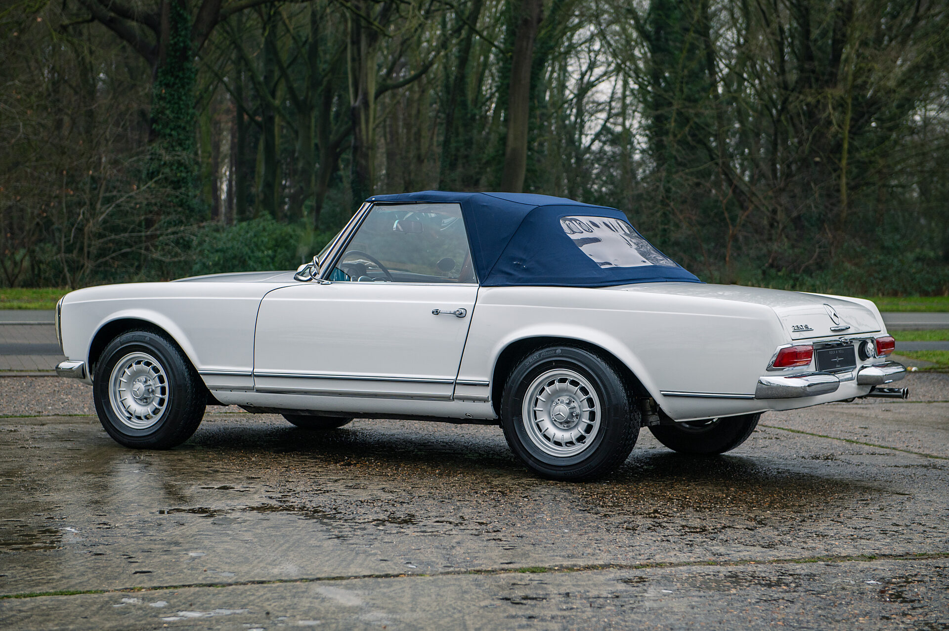 1965 Mercedes-Benz 230SL Pagoda