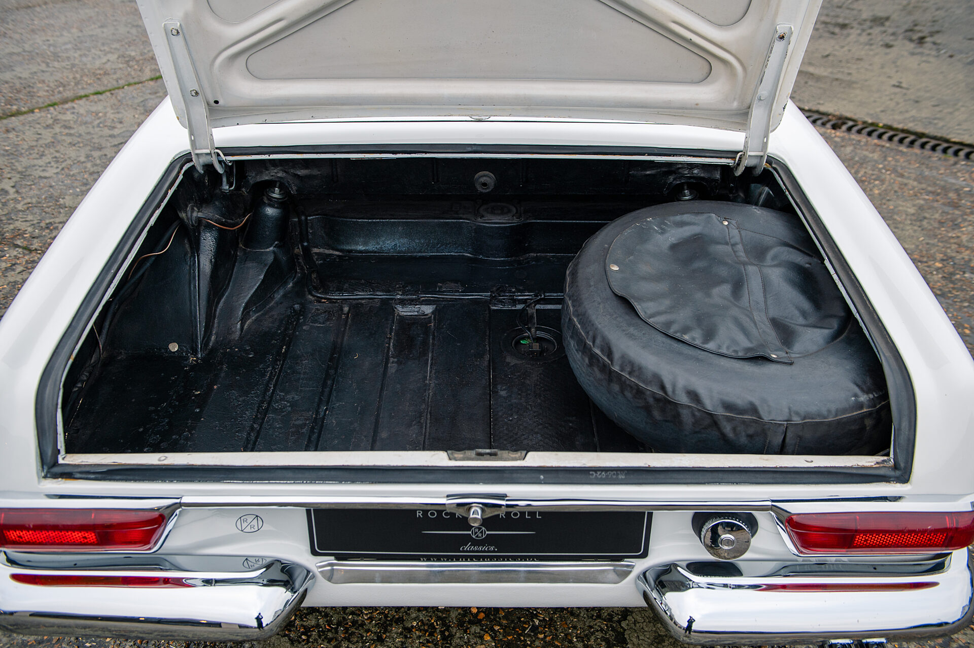 1965 Mercedes-Benz 230SL Pagoda