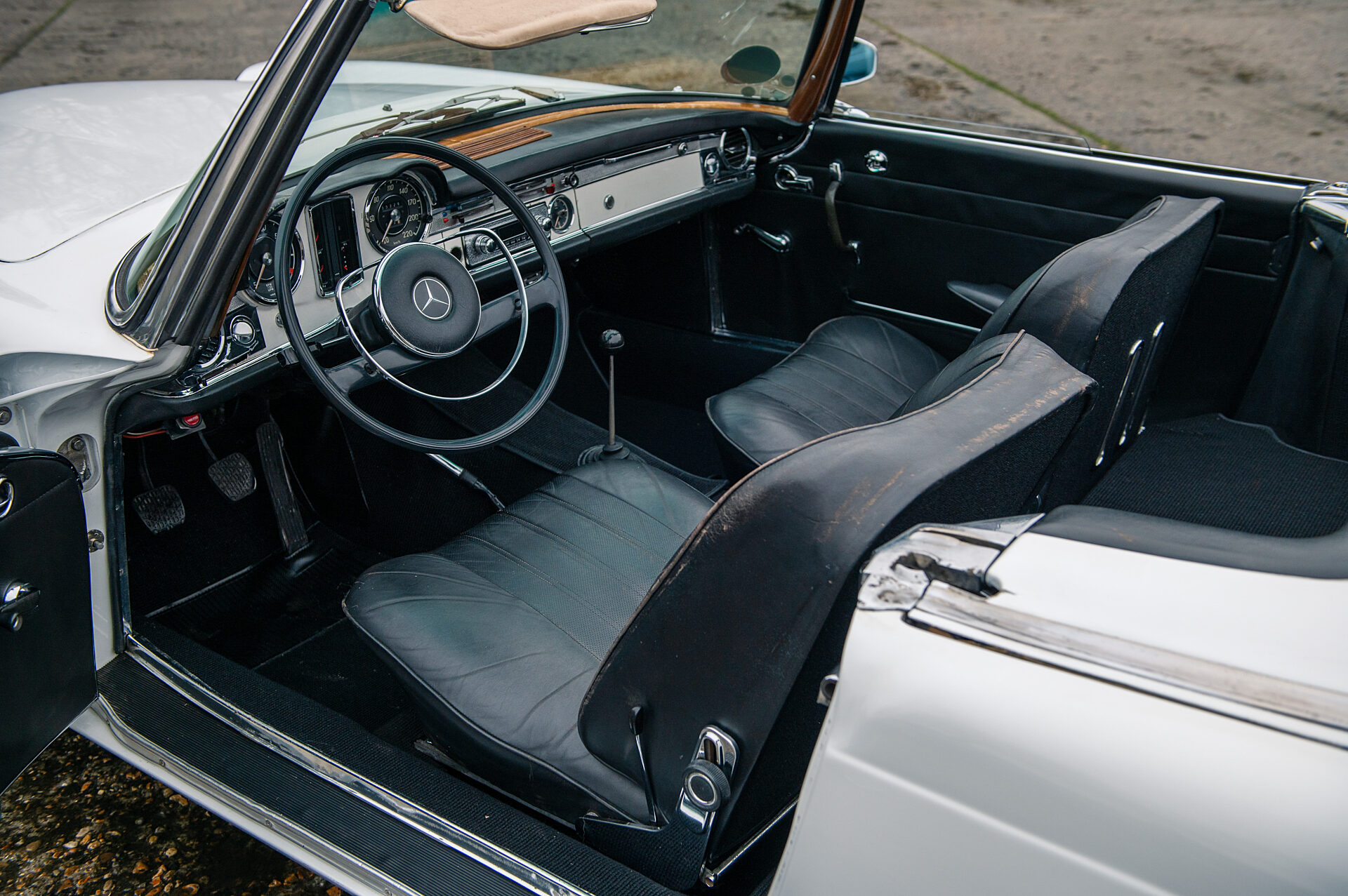 1965 Mercedes-Benz 230SL Pagoda