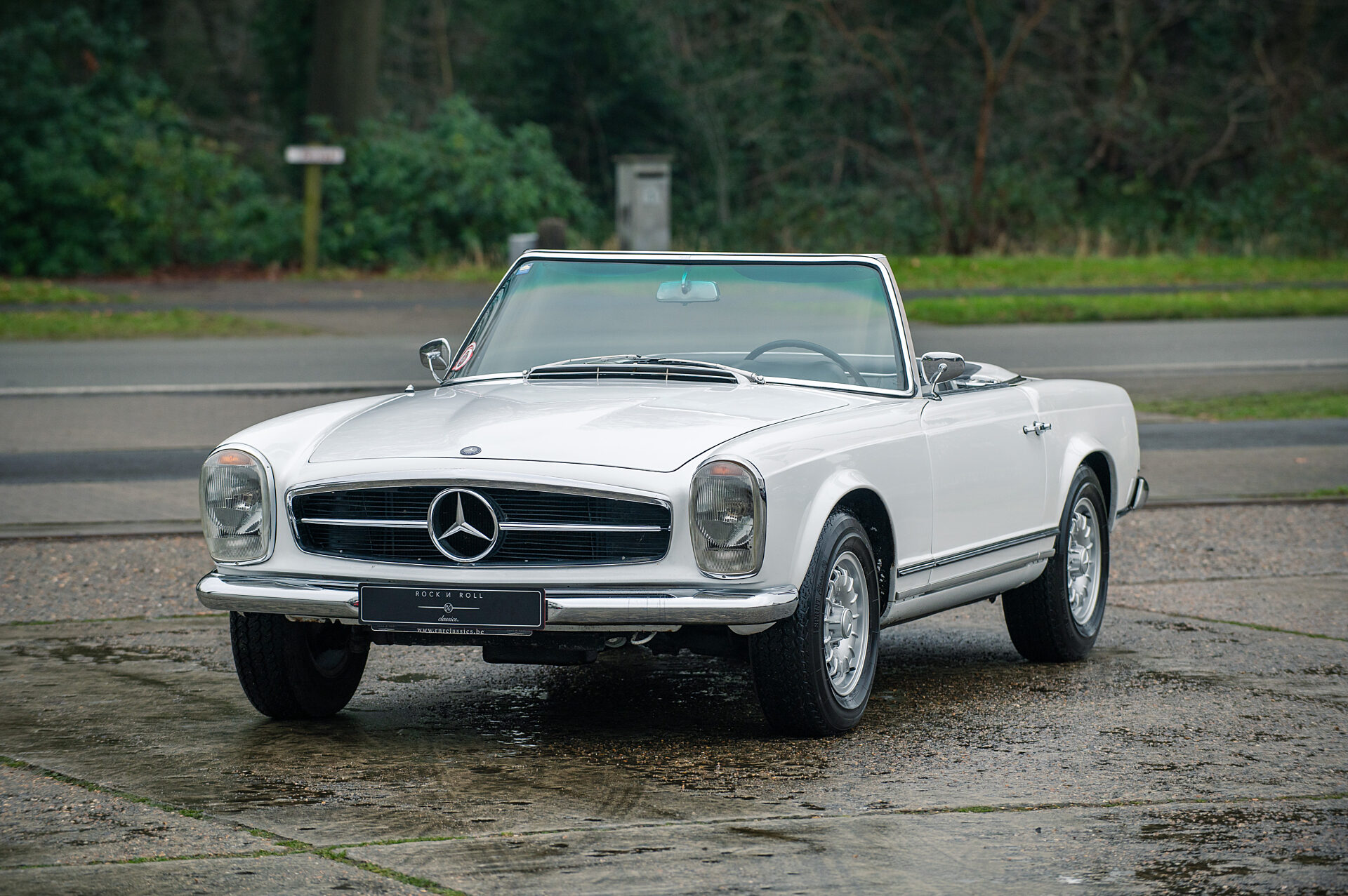 1965 Mercedes-Benz 230SL Pagoda