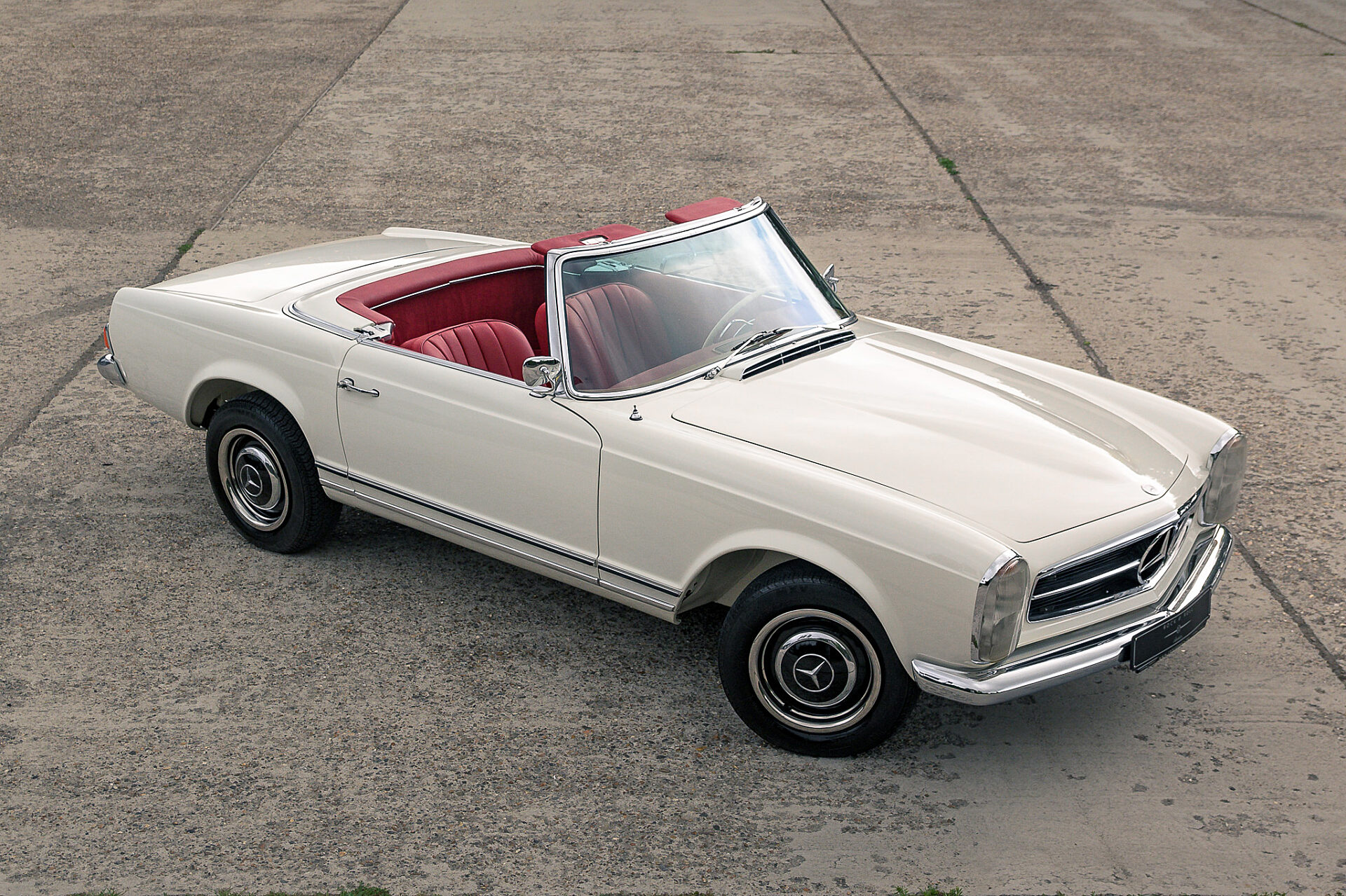 1967 Mercedes-Benz 230SL Pagoda