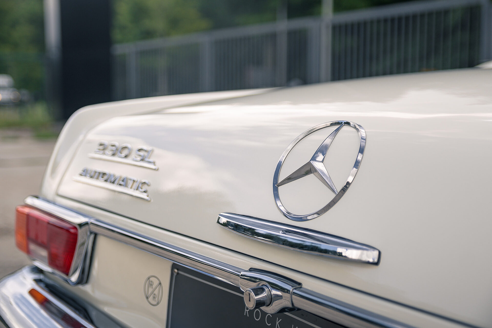 1967 Mercedes-Benz 230SL Pagoda