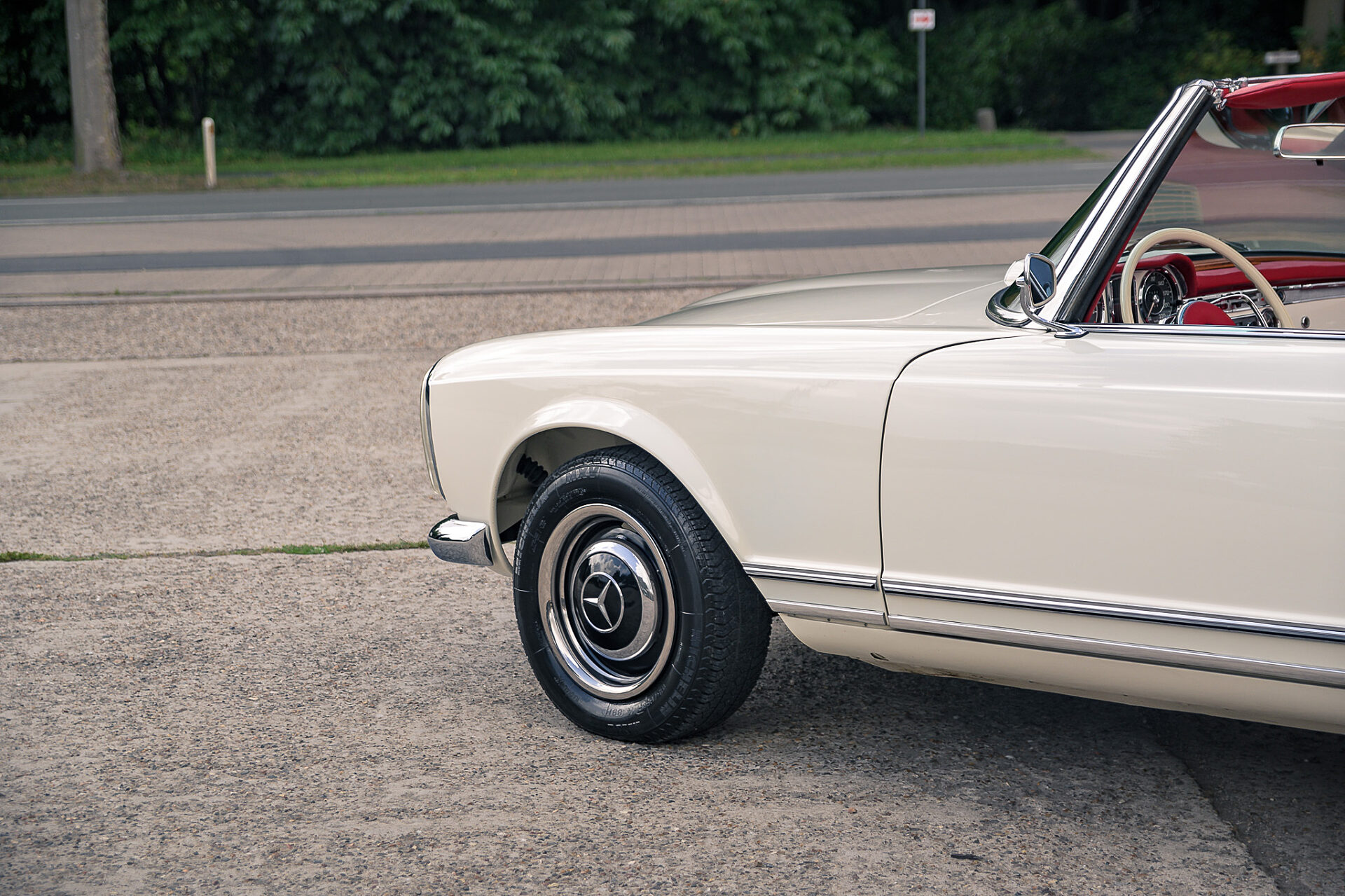 1967 Mercedes-Benz 230SL Pagoda