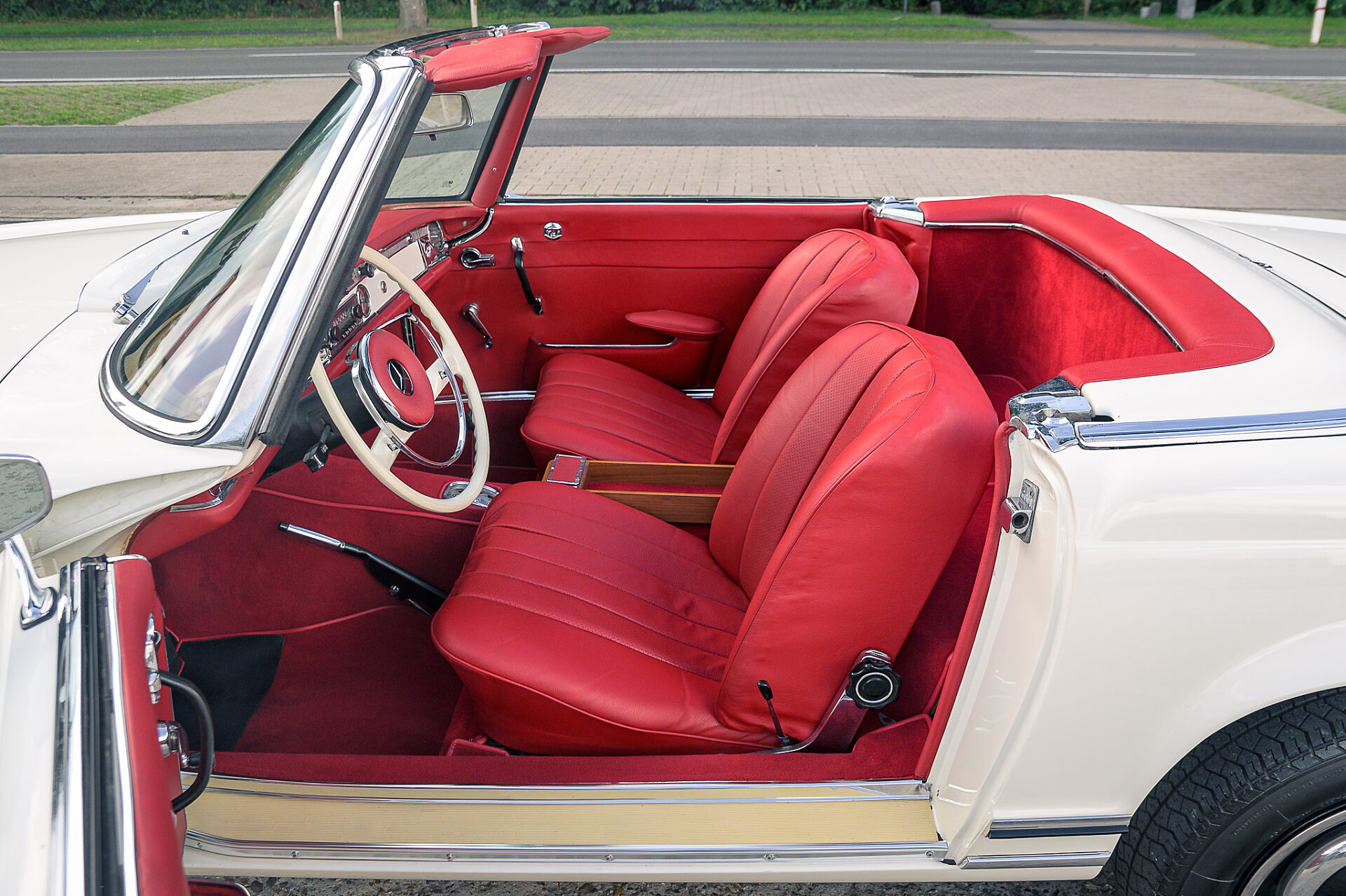 1967 Mercedes-Benz 230SL Pagoda