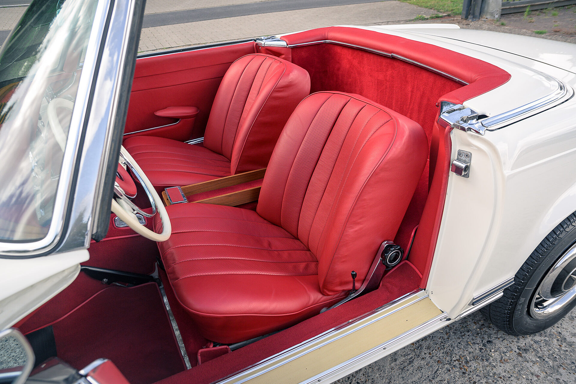1967 Mercedes-Benz 230SL Pagoda