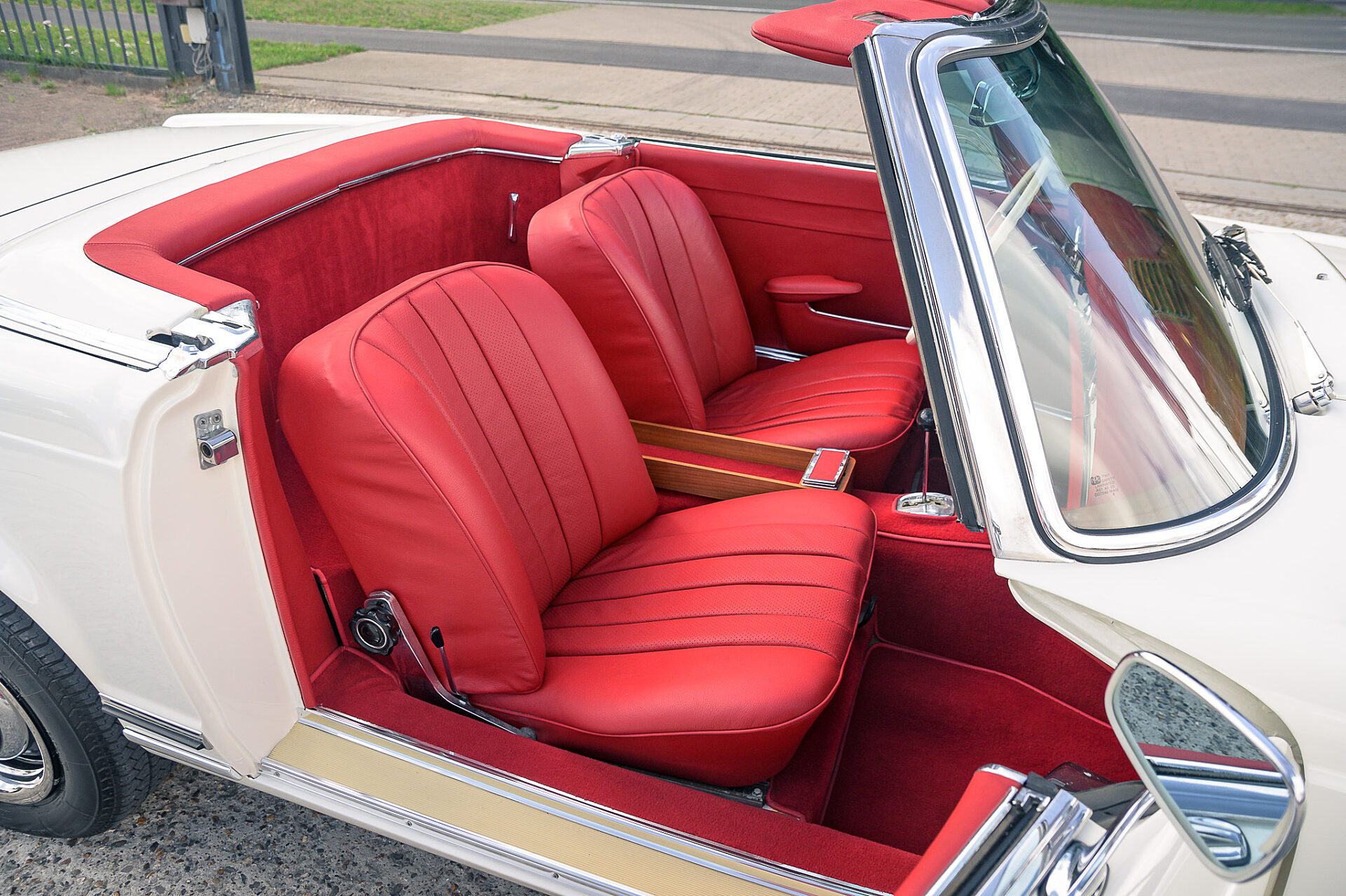 1967 Mercedes-Benz 230SL Pagoda