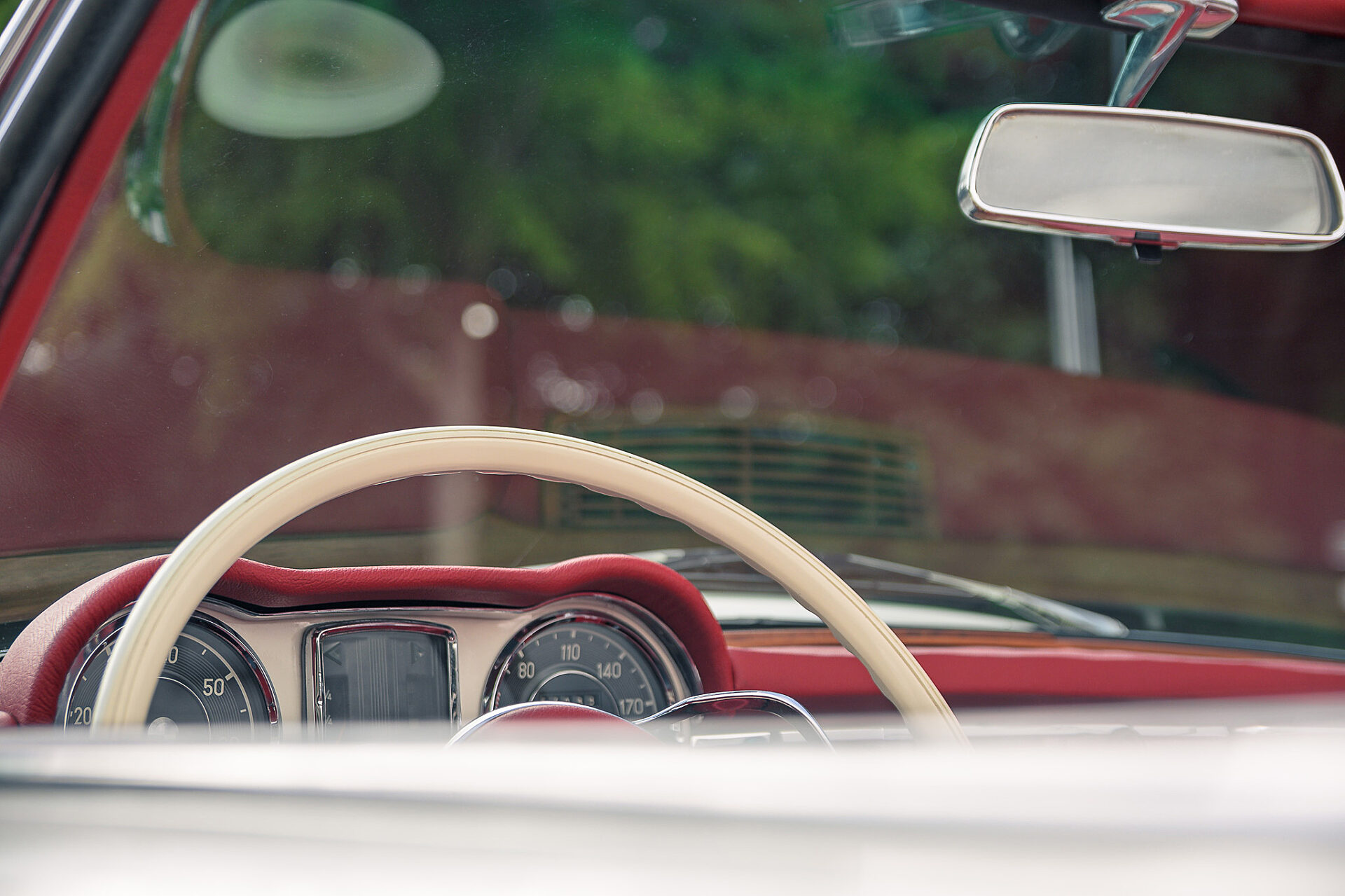 1967 Mercedes-Benz 230SL Pagoda