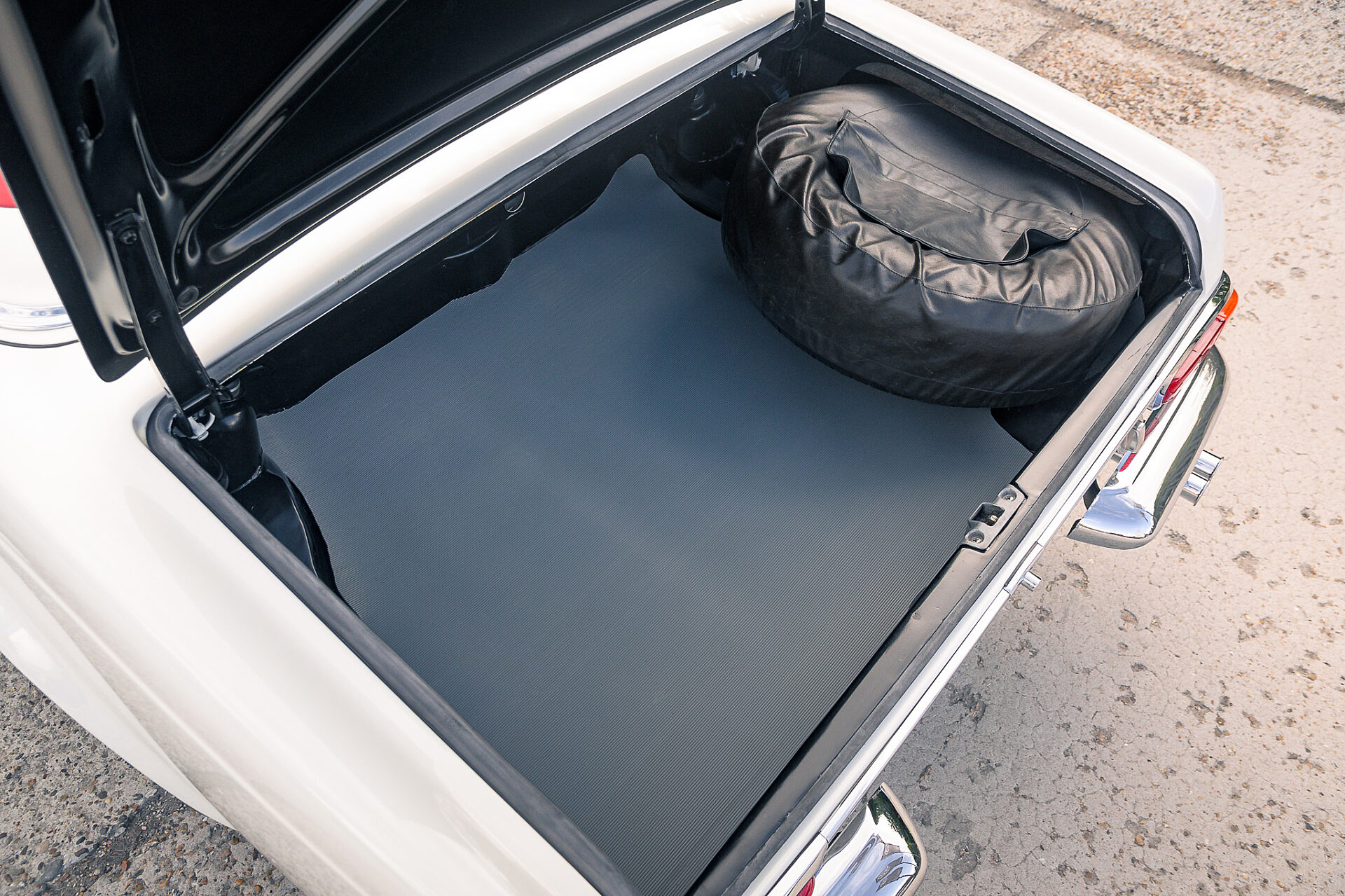 1967 Mercedes-Benz 230SL Pagoda