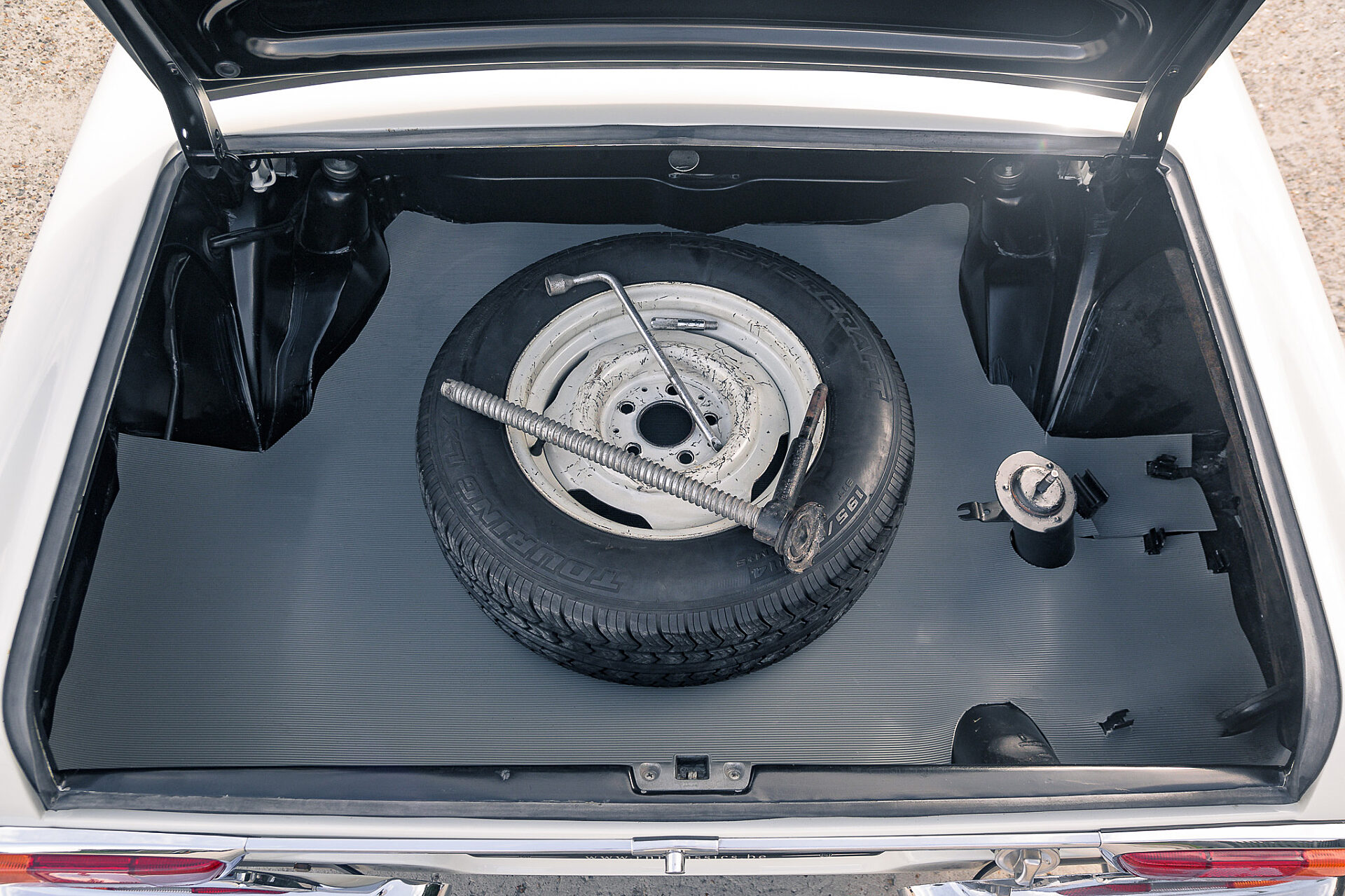 1967 Mercedes-Benz 230SL Pagoda