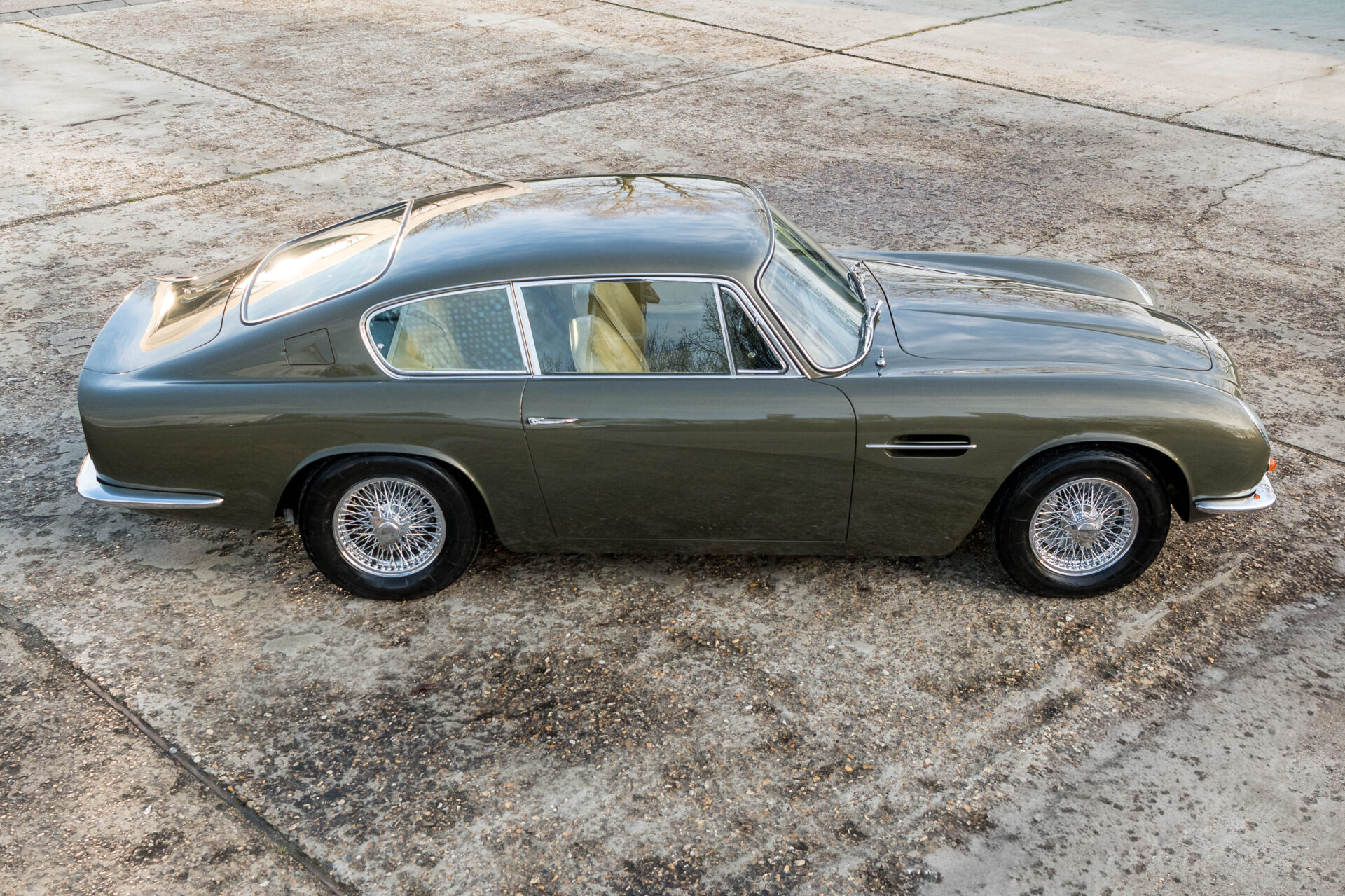 1970 Aston Martin DB6 MK2