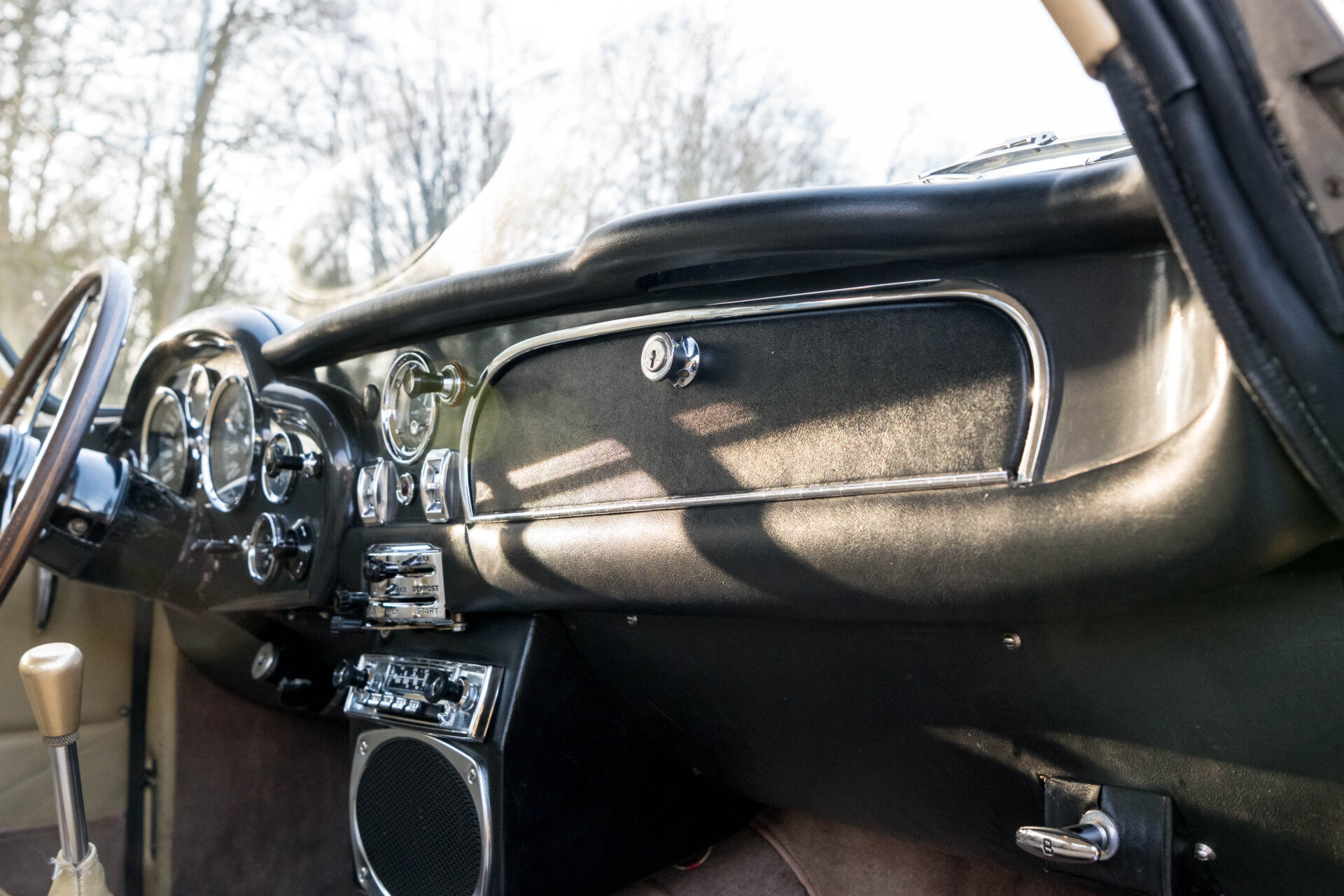 1970 Aston Martin DB6 MK2