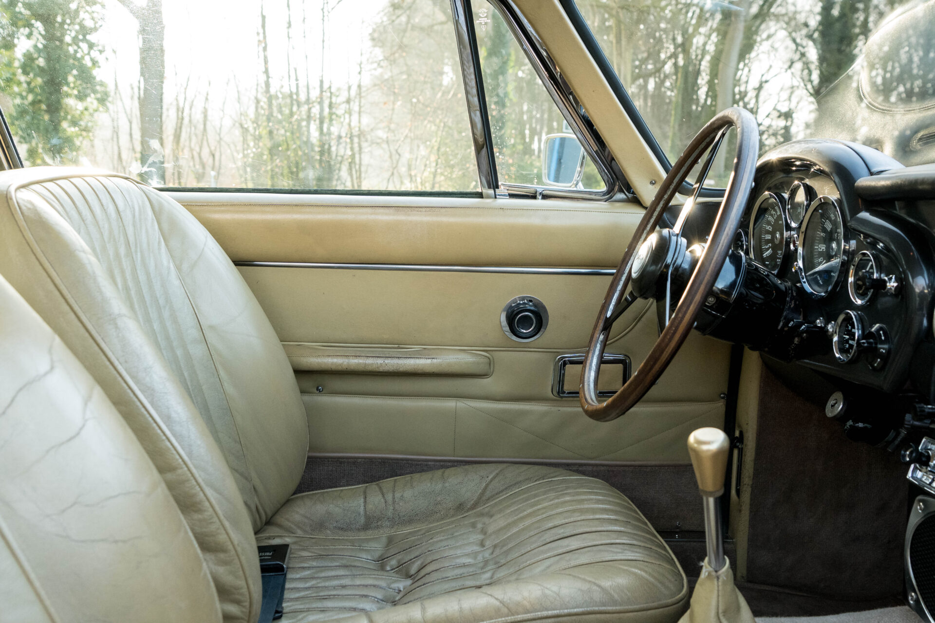 1970 Aston Martin DB6 MK2