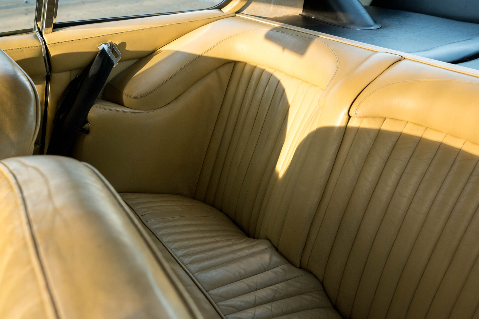 1970 Aston Martin DB6 MK2
