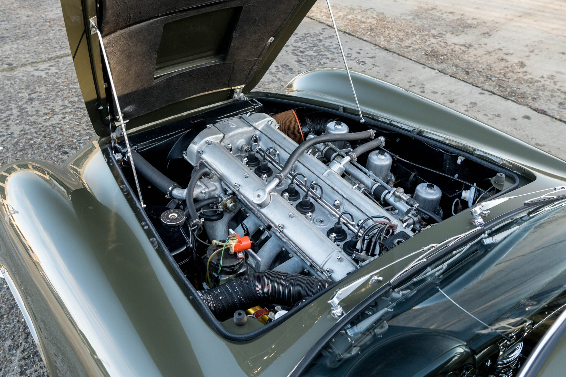 1970 Aston Martin DB6 MK2
