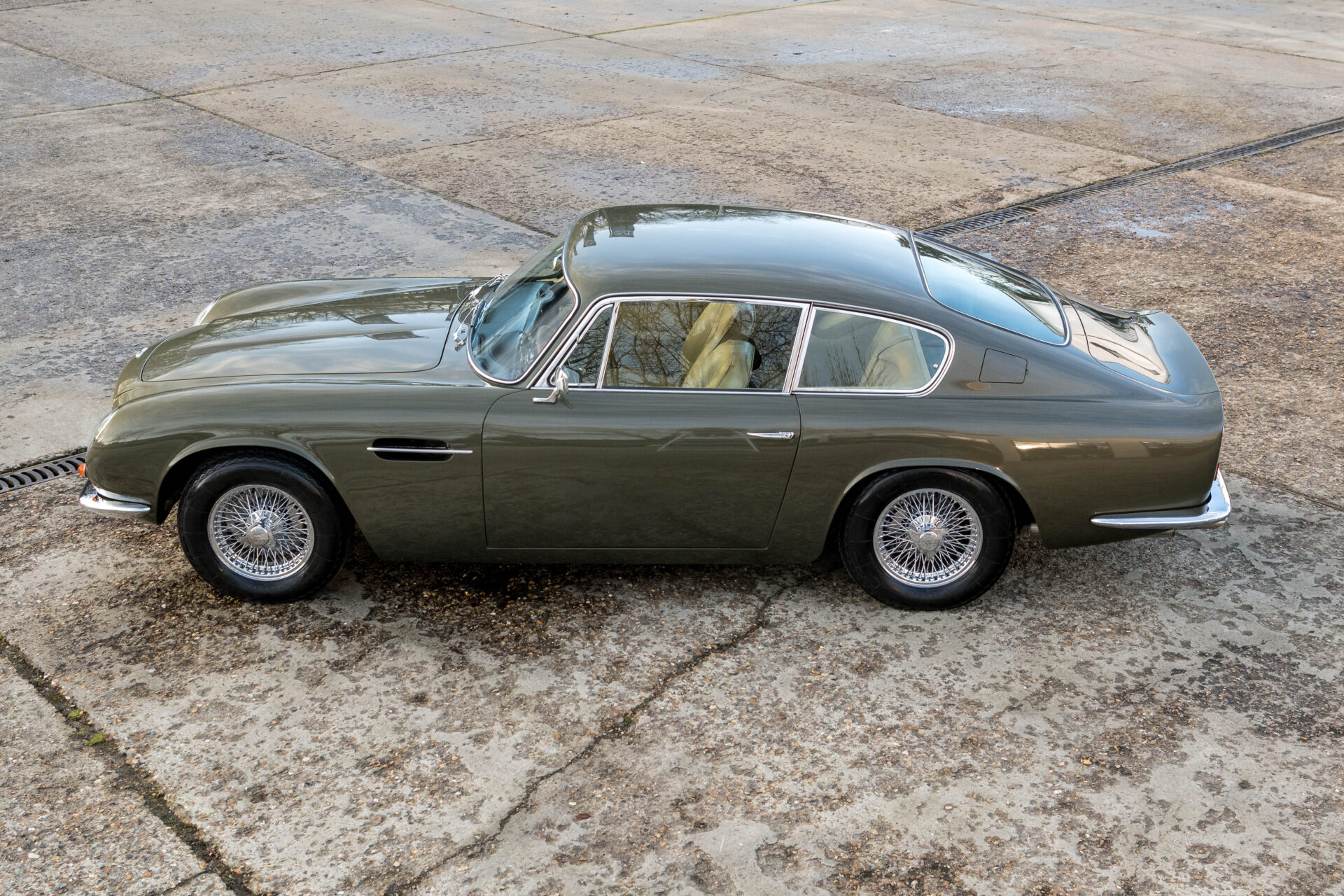 1970 Aston Martin DB6 MK2